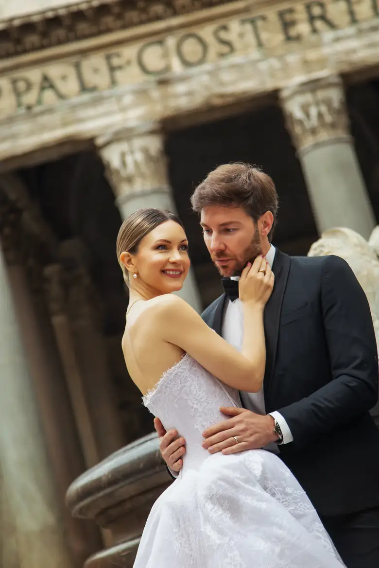 Noivos em frente ao Pantheon, Roma